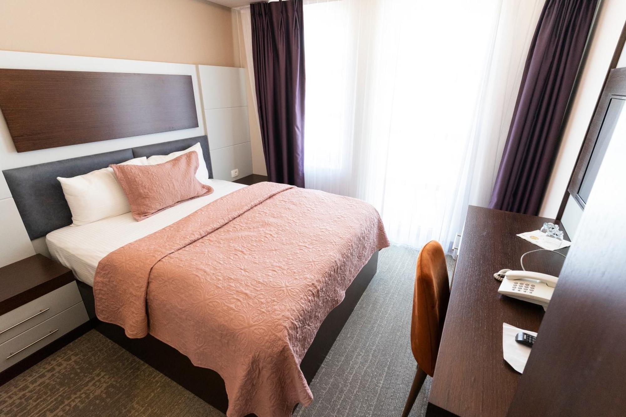 Hotel Prizreni Exteriör bild